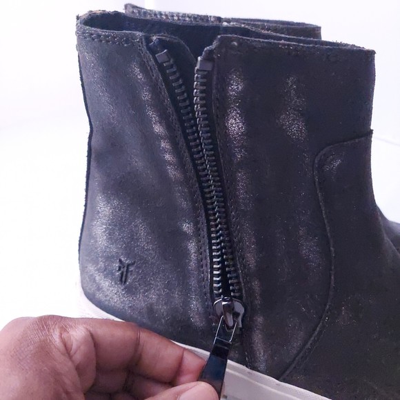 Frye Gia Lug Zip Black Shimmer Bootie Women's Sz 9.5 - Picture 12 of 16
